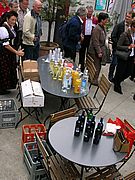 148 G&auml;ste aus 18 Appenzellervereinen der Schweiz am Ap&eacute;ro beim L&ouml;wendenkmal